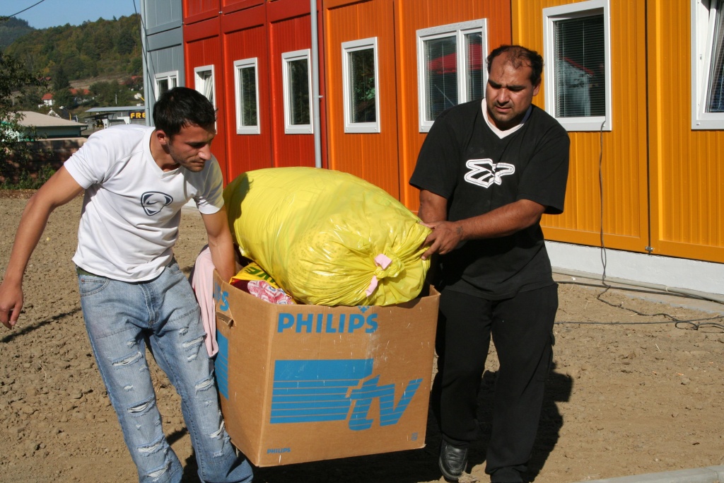 Stěhování vsetínských Romů do kontejnerových domů v lokalitě Poschlá
