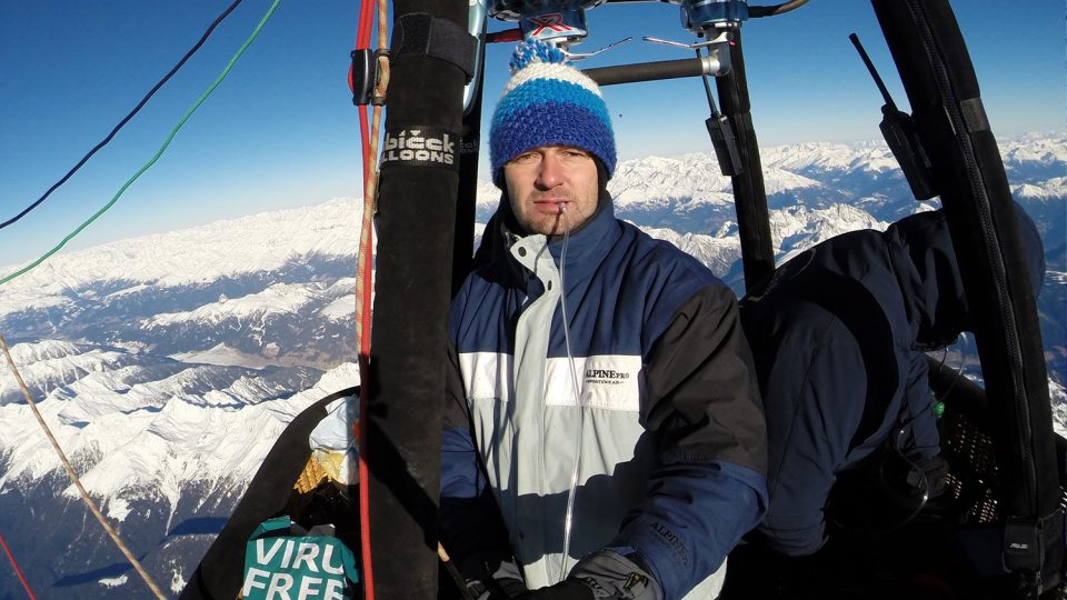 Při přeletu Alp ve vysokých leteckých hladinách je potřeba používat kyslík. V tomto případě přelet Alp z Rakouska do Itálie až k moři