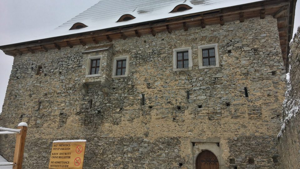 Hlavní budova hradu Kašperk