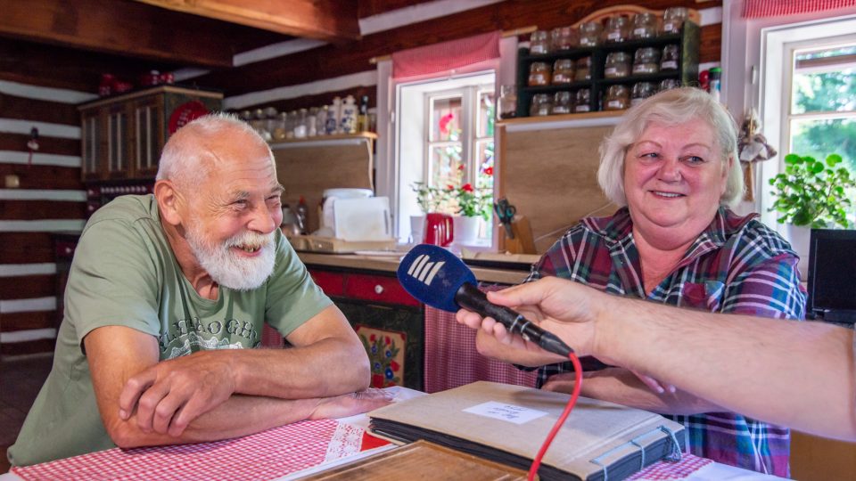 Jiří a Zdeňka Tučkovi při rozhovoru | foto: Martin Čuřík Jiří a Zdeňka Tučkovi při rozhovoru