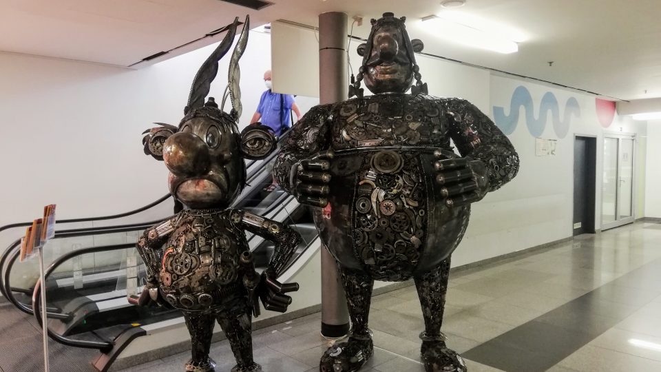 Oceloví obři - výstava soch z recyklované oceli v obchodním centru ve Zlíně