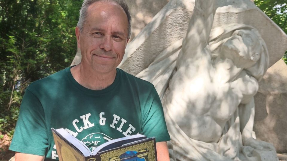 U hrobu Julese Verna | foto: archiv Pavla Suchana U hrobu Julese Verna