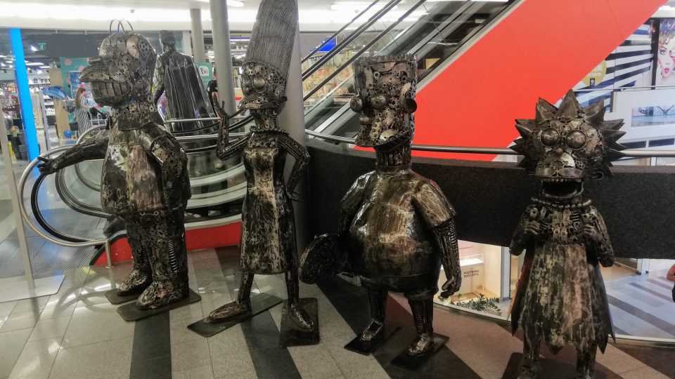 Oceloví obři - výstava soch z recyklované oceli v obchodním centru ve Zlíně