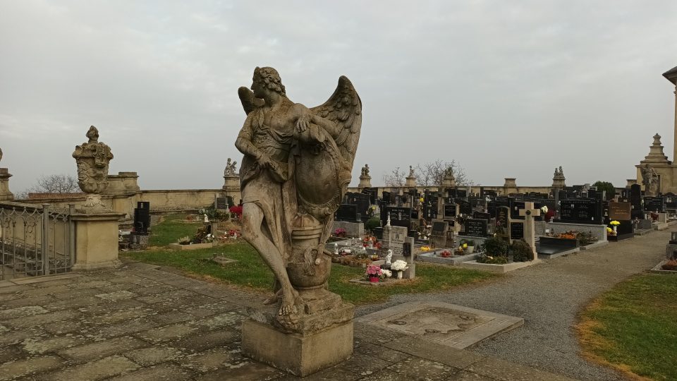 Střílky, hřbitov, socha anděla | foto: Silvie Pospíšilová, Český rozhlas Střílky, hřbitov, socha anděla