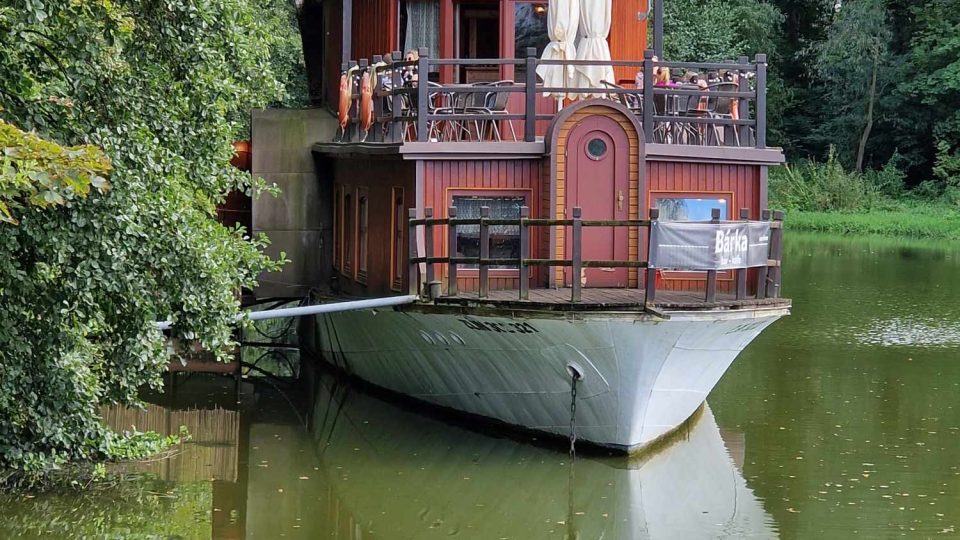 Zlín, Kudlovská přehrada 2023, restaurační loď