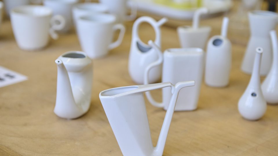 Produkty pro výstavu EXPO 2020 v Dubaji od Univerzity Tomáše Bati ve Zlíně -  kolekce porcelánových lázeňských pohárků