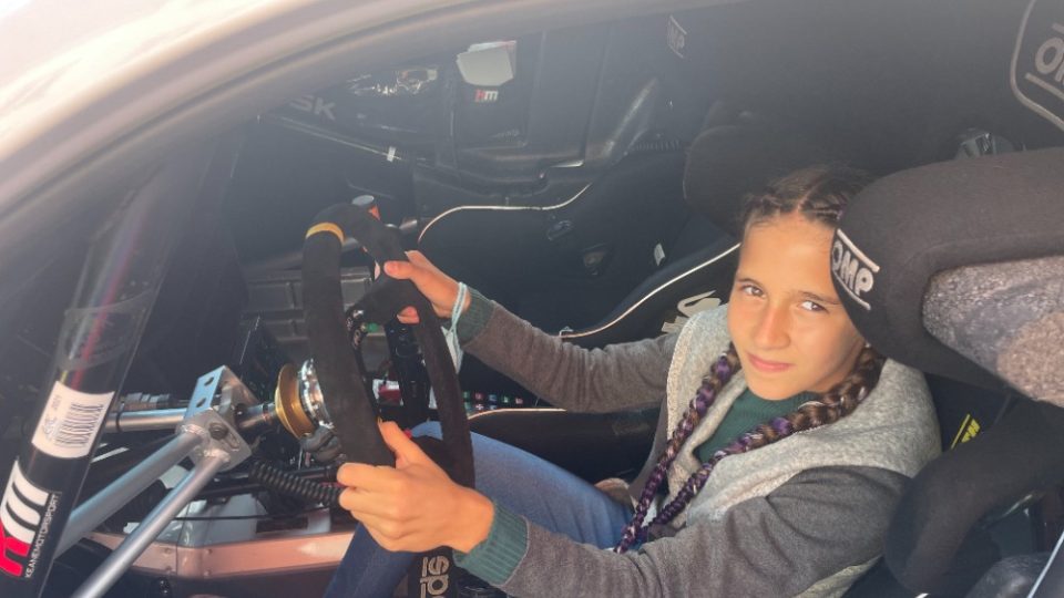 Jedenáctiletá motokárová závodnice Klára Tlusťáková (2022)