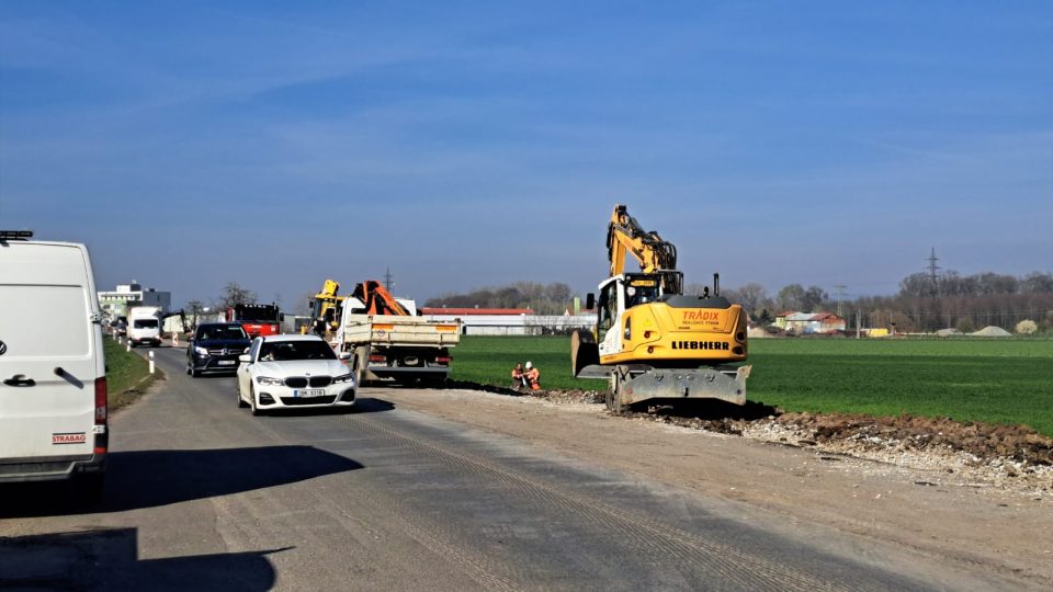Oprava silnice II/497 mezi Uherským Hradištěm a Bílovicemi (začátek březen 2024)