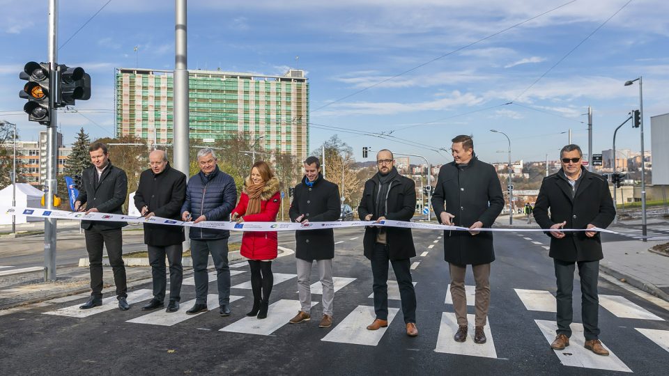 Zlín, křižovatka Březnická-Mostní po rekonstrukci 2023, slavnostní otevření