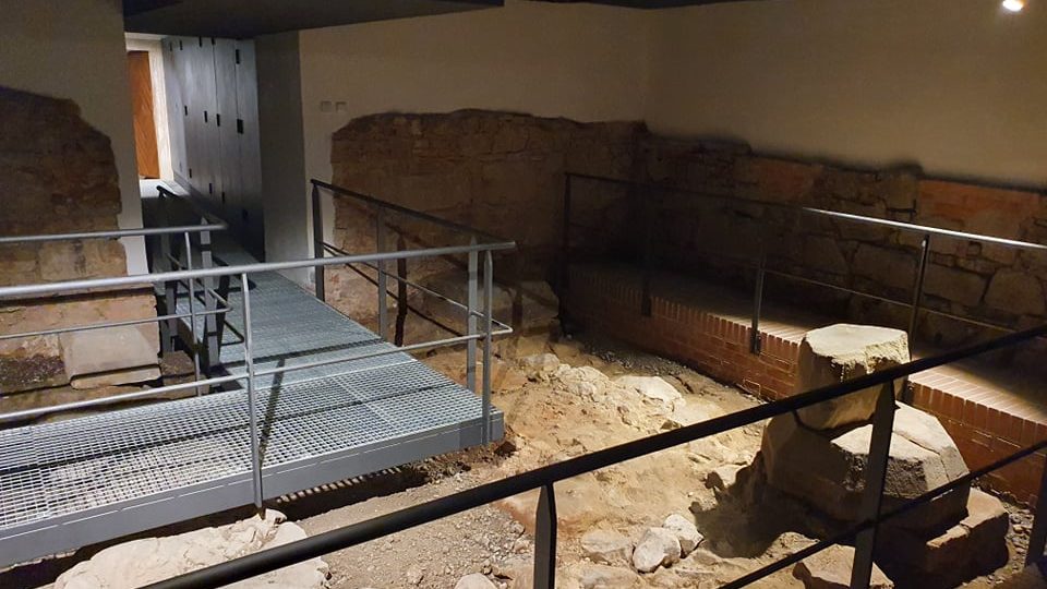 Stojanovo gymnázium ve Velehradě sídlí v budově bývalého cisterciáckého kláštera, nově objevené historické prostory ve sklepení