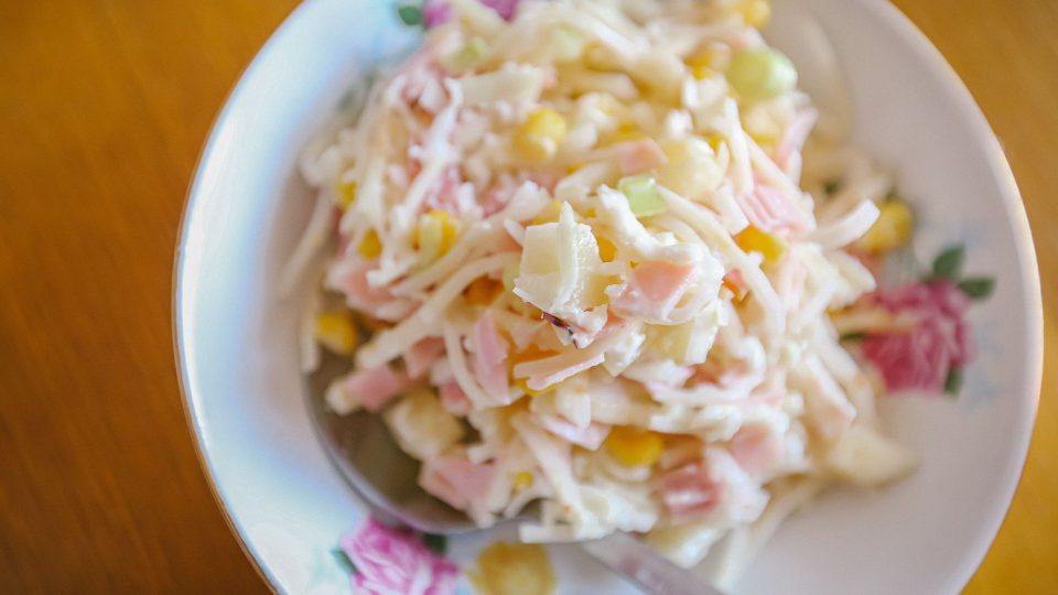 Před pečením jsme dostali osvěžující celerový salát