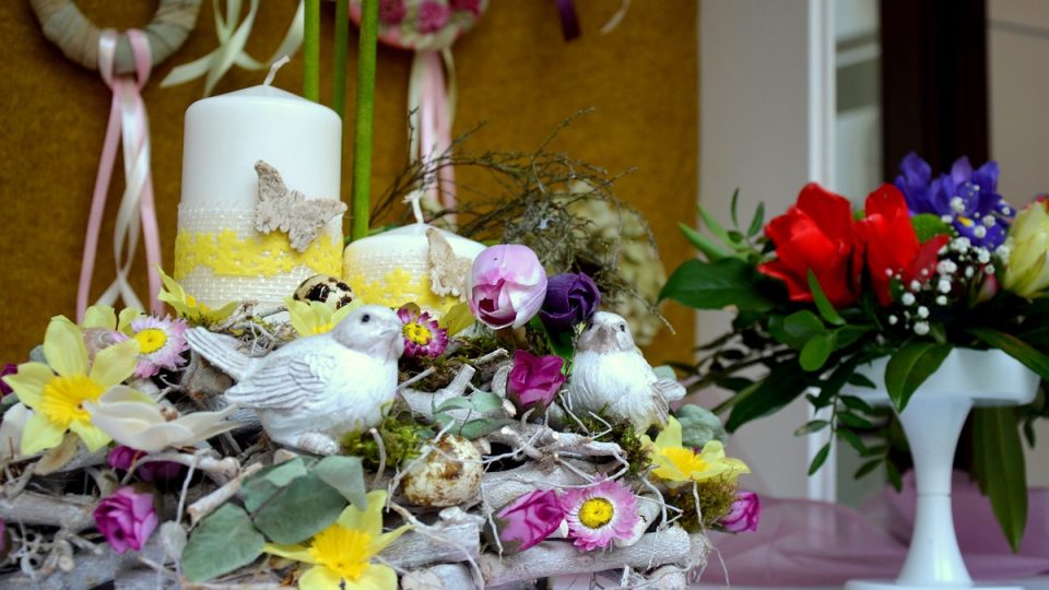 Holešovský zámek - výstava květinových vazeb