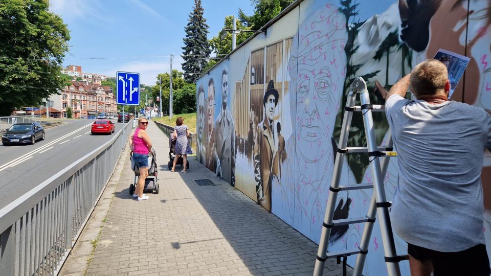 Streetart ve Zlíně na Dlouhé ulici, jeho autor - výtvarník Michal Filák