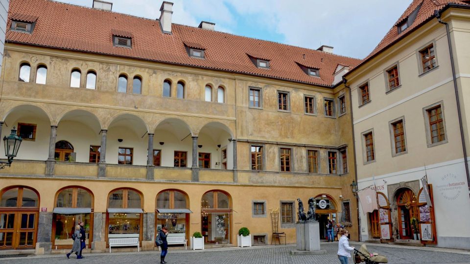 Jeden z nejzachovalejších renesančních skvostů Prahy, Granovský palác s arkádovou lodžií | foto: Jolana Nováková, Český rozhlas Jeden z nejzachovalejších renesančních skvostů Prahy, Granovský palác s arkádovou lodžií