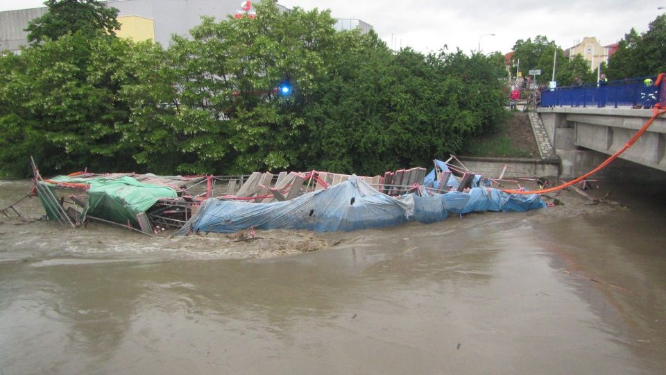Hasiči odstraňovali následky bleskové povodně