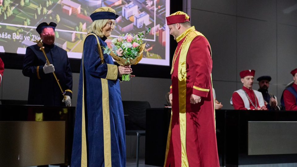 Oslavy 20 let Univerzity Tomáše Bati ve Zlíně, slavnostní ceremoniál 13. dubna 2022 v zrekonstruované aule Academia centra