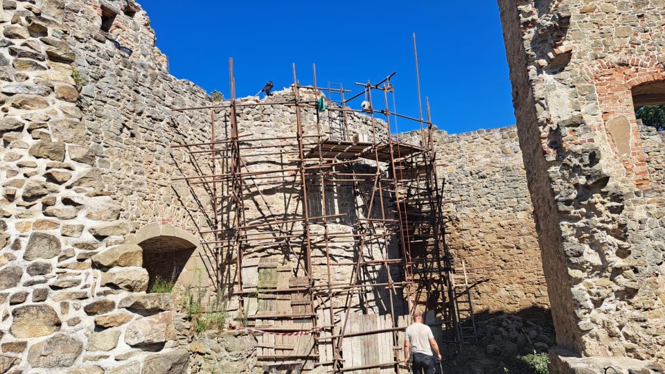 Opravy věže hradu Cimburk 2023