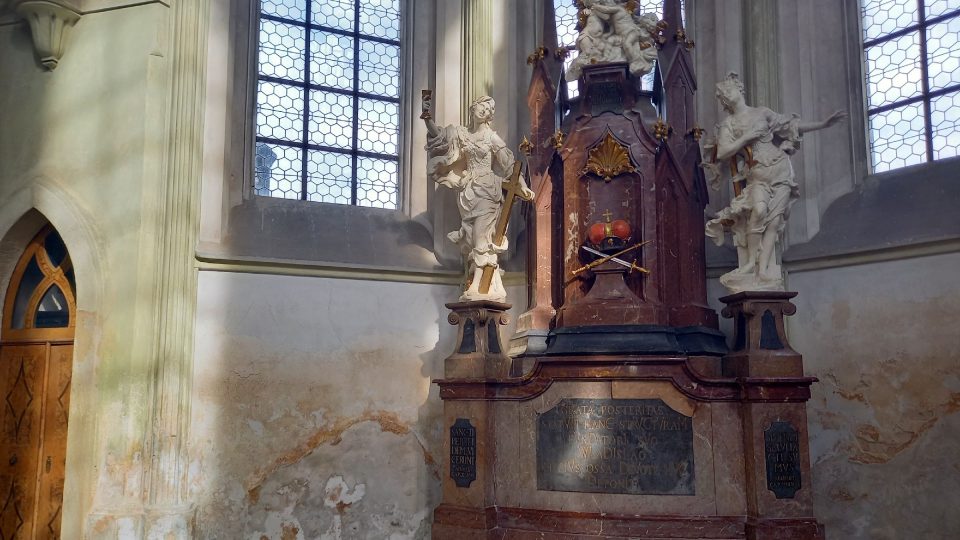 V kostele uvidíte i náhrobek Vladislava I. od Jana Blažeje Santiniho-Aichela | foto: Anděla Blažková, Český rozhlas V kostele uvidíte i náhrobek Vladislava I. od Jana Blažeje Santiniho-Aichela