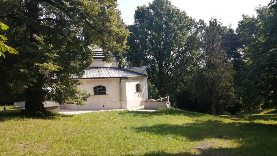 Hrobka Marie Ebner von Eschenbach, Zdislavice na Kroměřížsku