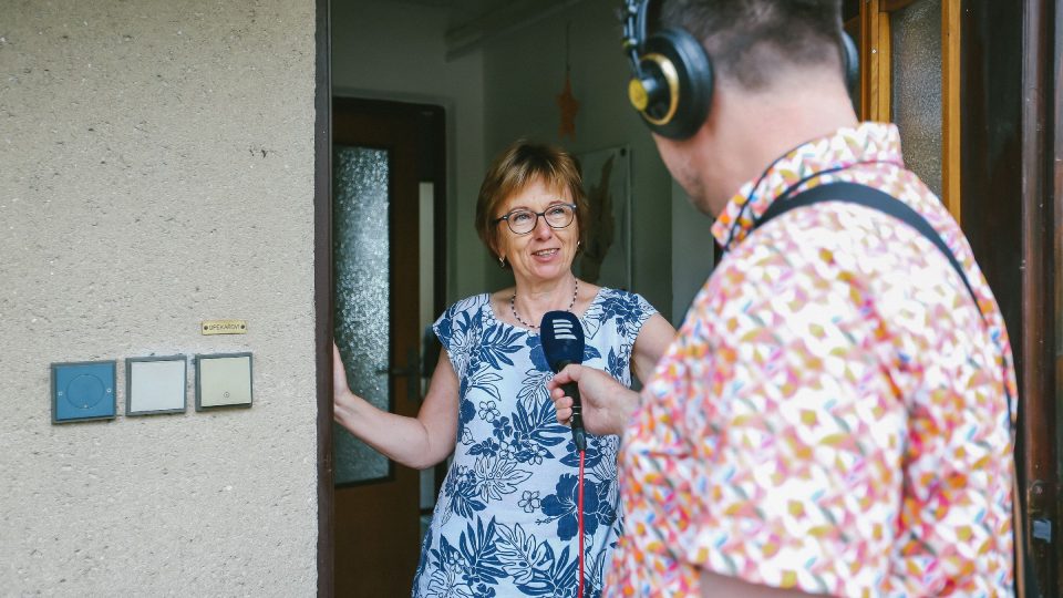 Marie Opekarová a Patrik Rozehnal se vítají | foto: Jana Volková Marie Opekarová a Patrik Rozehnal se vítají