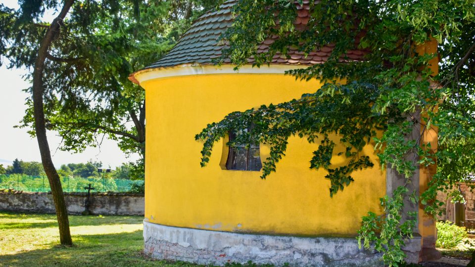 Rataje, hřbitovní kaple