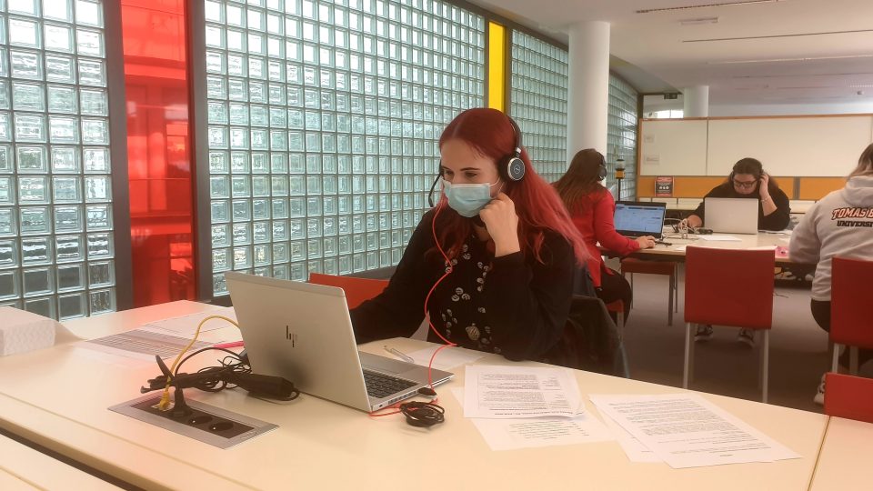 Call centrum na UTB ve Zlíně - studenti pomáhají hygienikům