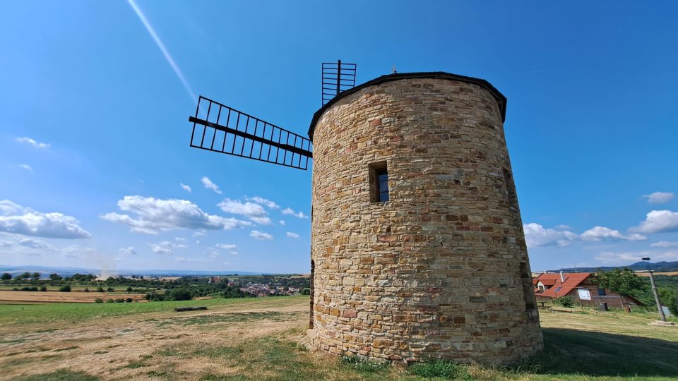 Větrný mlýn v Jalubí na Uherskohradišťsku