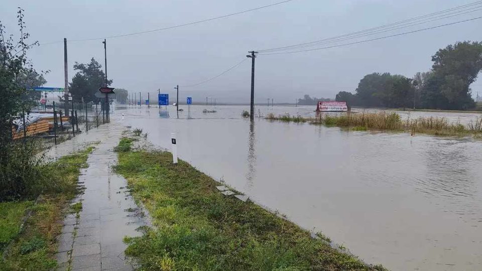 Uherský Brod, vylití Olšavy 15. 9. 2024, uzavření cesty na Slovensko