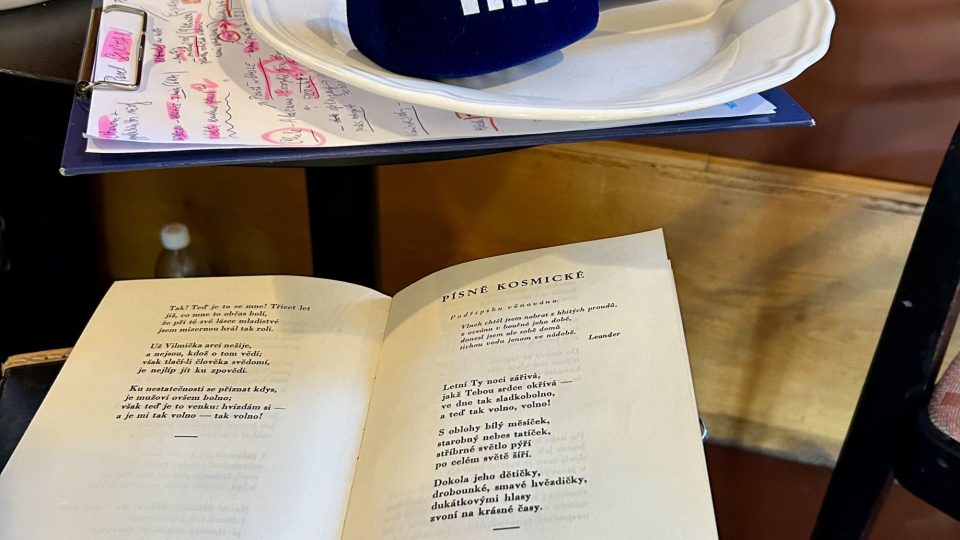 Kufřík pro veřejnou nahrávku s Pavlem Suchanem | foto: Petr Voldán, Český rozhlas Kufřík pro veřejnou nahrávku s Pavlem Suchanem