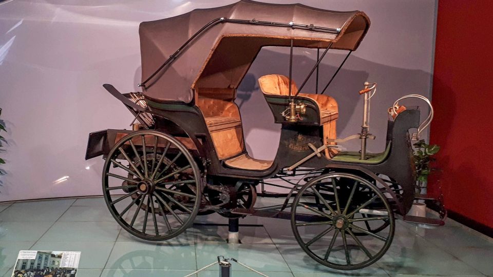 Kopie vůbec prvního osobního automobilu Tatra Präsident. Originál je vystaven v Národním technickém muzeu
