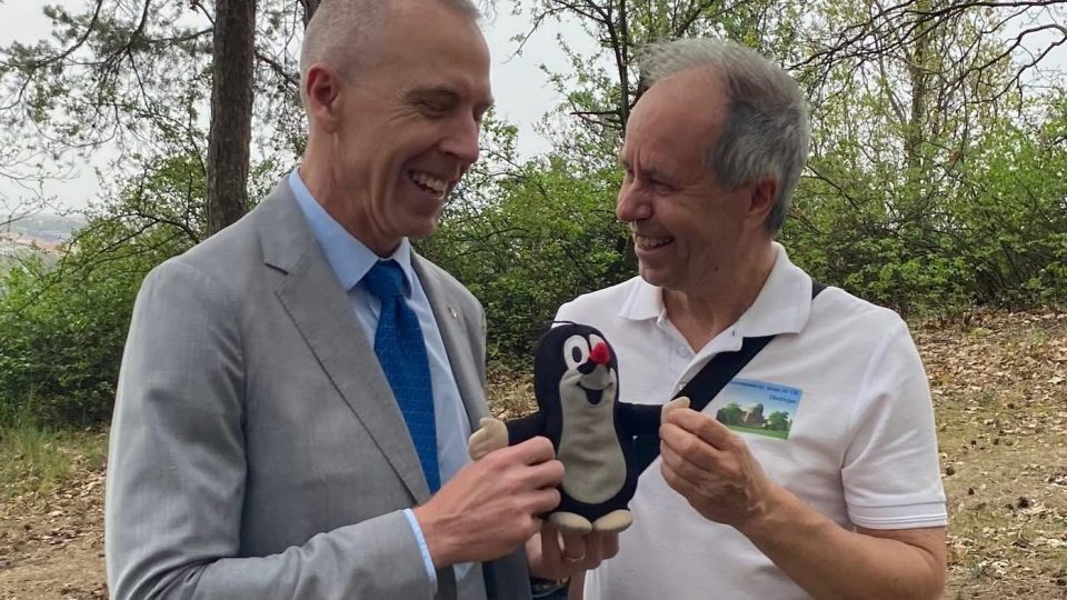 S astronautem Andrew J. Feustelem a Krtečkem