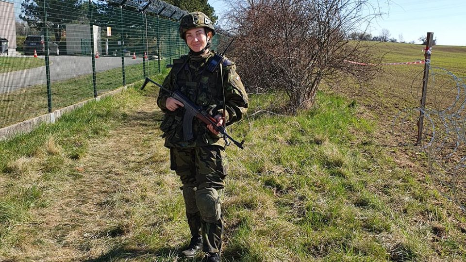 Cvičení Aktivních záloh české armády 12. dubna 2022 v Otrokovicích (cvičení se zúčastnily i ženy)