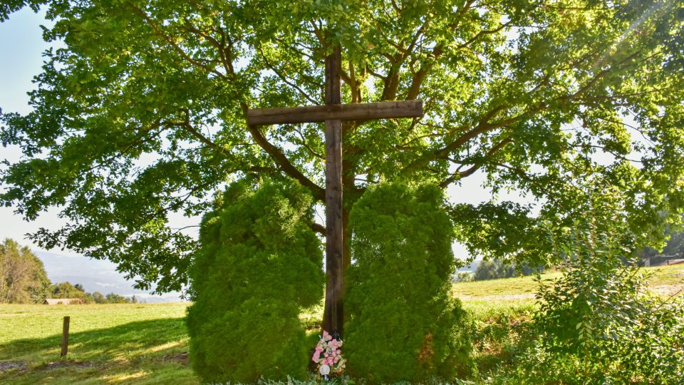 Kříž nad Veselou (Zašovou) na Umrlčí cestě, Valašsko