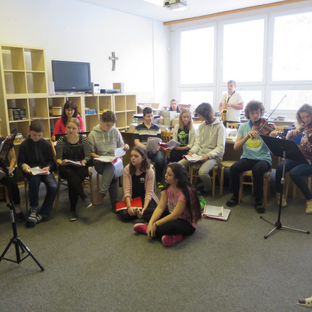 Školáci z církevní základní školy ve Zlíně v projektu Moravské děti | foto: Saskia Mišová