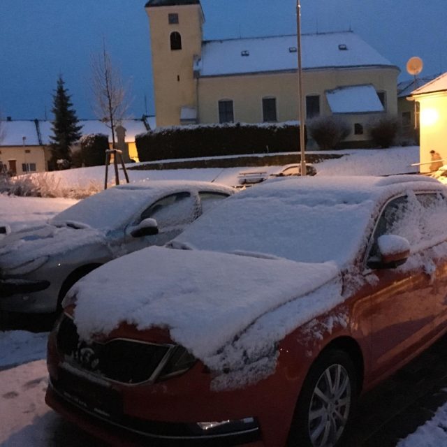 Noční sněžení místy komplikuje dopravu | foto: Roman Verner,  Český rozhlas
