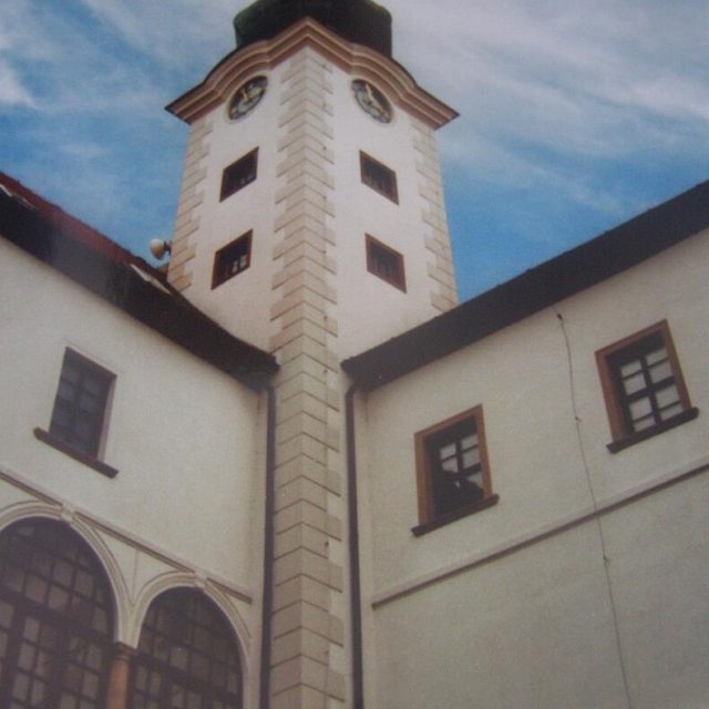 Na zámku v Uherském Ostrohu lidé hledají kořeny svých předků