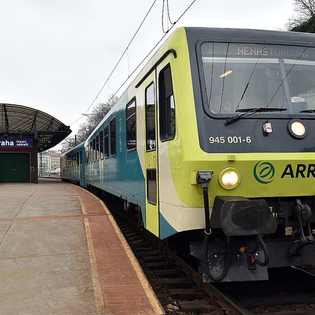 Arriva vlak,  vlaky,  dopravce,  nádraží | foto: Filip Jandourek