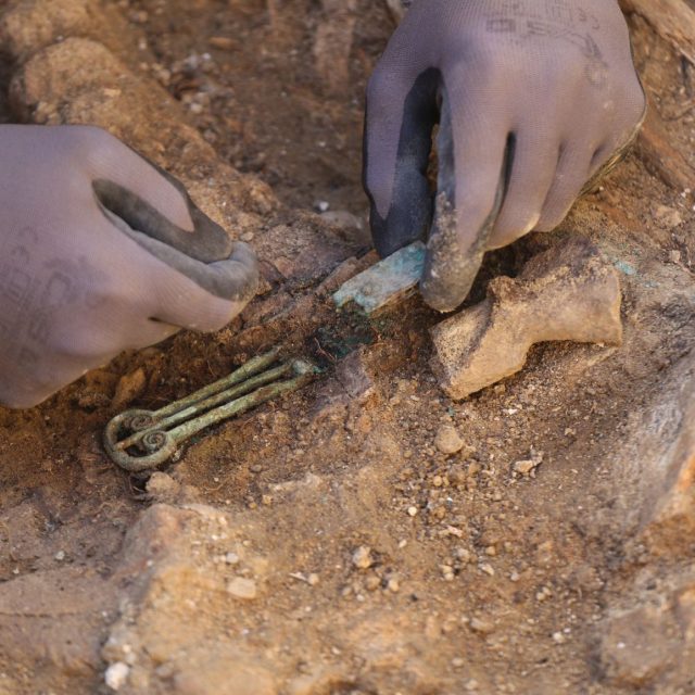 Archeologové odkryli v Uherském Brodě na Uherskohradišťsku unikátní hrob velmože z římského období | foto: ČTK