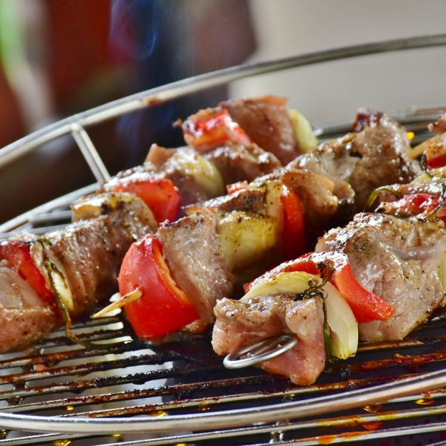 Maso na špízu k létu neodmyslitelně patří  (ilustrační foto) | foto: Fotobanka Pixabay