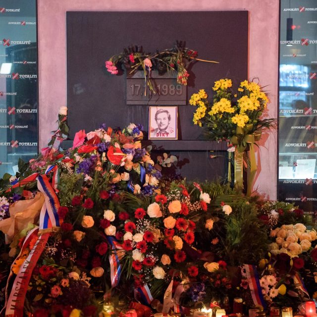 Památník na Národní třídě | foto: Khalil Baalbaki,  Český rozhlas,  Český rozhlas