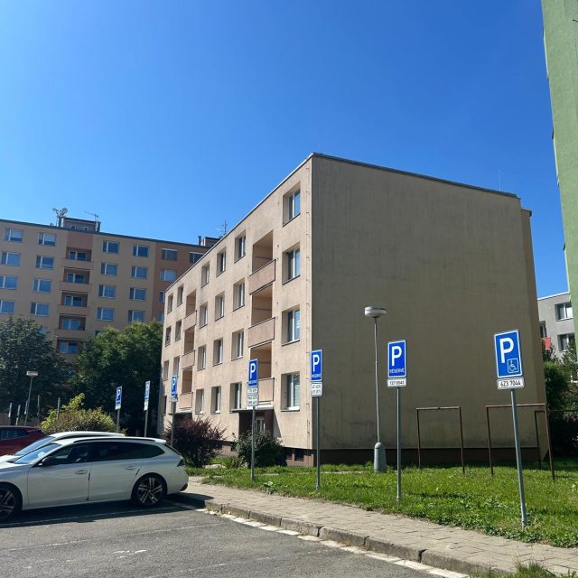 Vyhrazená parkovací místa v Kroměříži | foto: Leona Nevařilová,  Český rozhlas