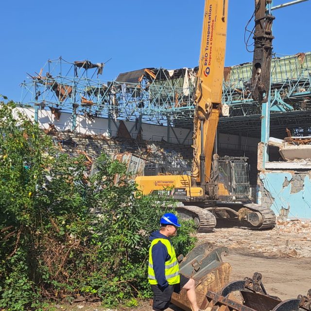 Bourání zimního stadionu v Uherském Hradišti | foto: Michal Sladký,  Český rozhlas