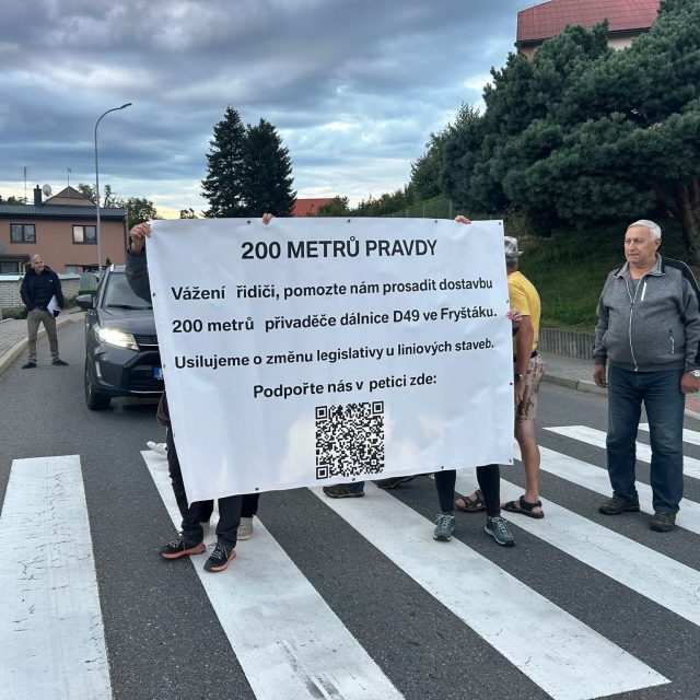 Martinice,  protesty proti průtahům dostavby dálnice D49,  25. srpna 2025 | foto: Leona Nevařilová,  Český rozhlas