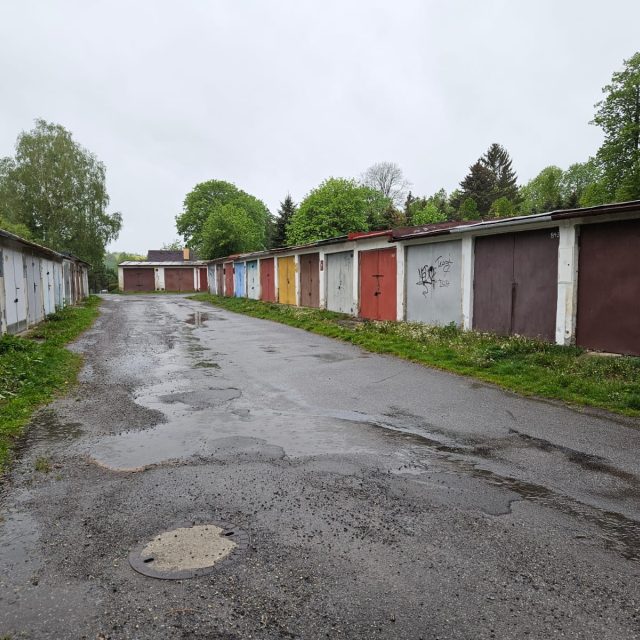 Garáže  (ilustrační foto) | foto: Veronika Bartes Vohralíková,  Český rozhlas