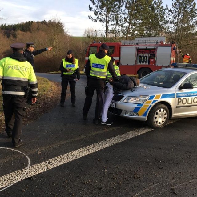 Dopadení zdrogovaného řidiče,  který ujížděl policii | foto: Policie České republiky