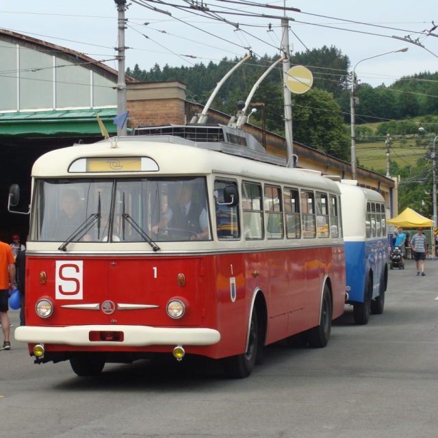 Historické vozy budou jezdit ve Zlíně i Otrokovicích | foto: Dopravní společnost Zlín - Otrokovice