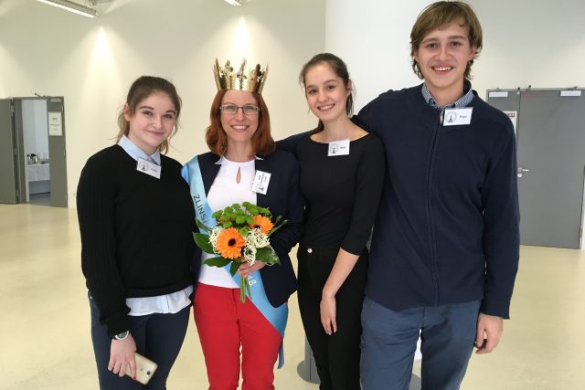 Lucie Bakalová se svými studenty | foto: Karolína Wernerová