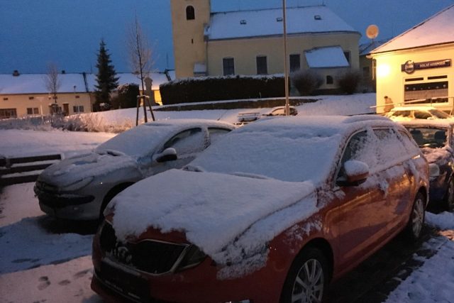 Noční sněžení místy komplikuje dopravu | foto: Roman Verner,  Český rozhlas