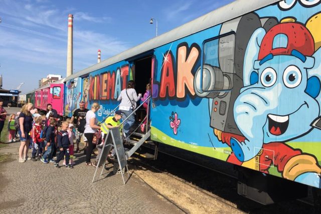 Filmový vlak vyjíždí ze Zlína | foto: Roman Verner,  Český rozhlas