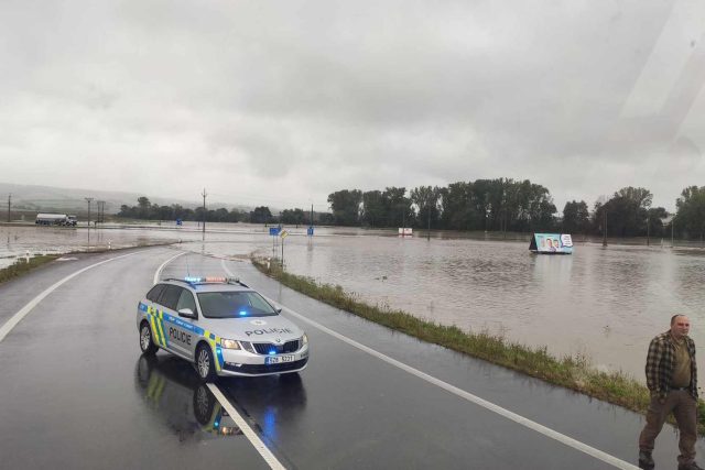 Uherský Brod,  vylití Olšavy 15. 9. 2024,  uzavření cesty na Slovensko | foto: Pavel Bednařík